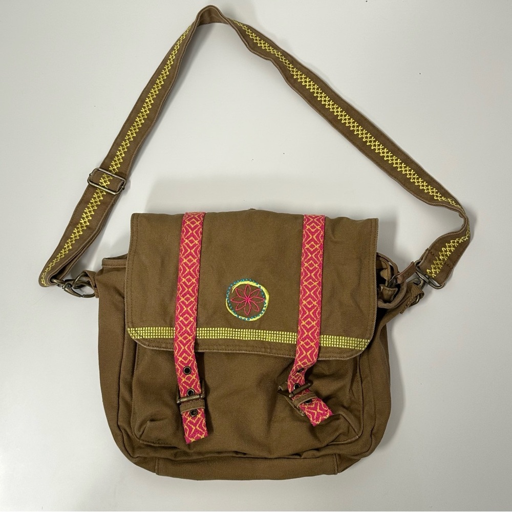 AMERICAN GIRL retired lea clark full size embroidered canvas messenger bag.